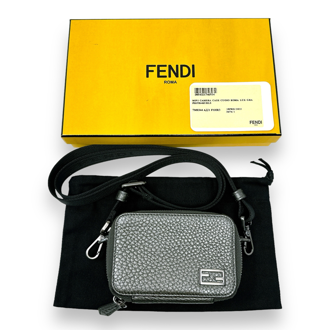 FENDI(フェンディ)のフェンディ 7M0344 ミニ カメラ ケース レザー グレー ショルダーバッグ レディースのバッグ(ショルダーバッグ)の商品写真