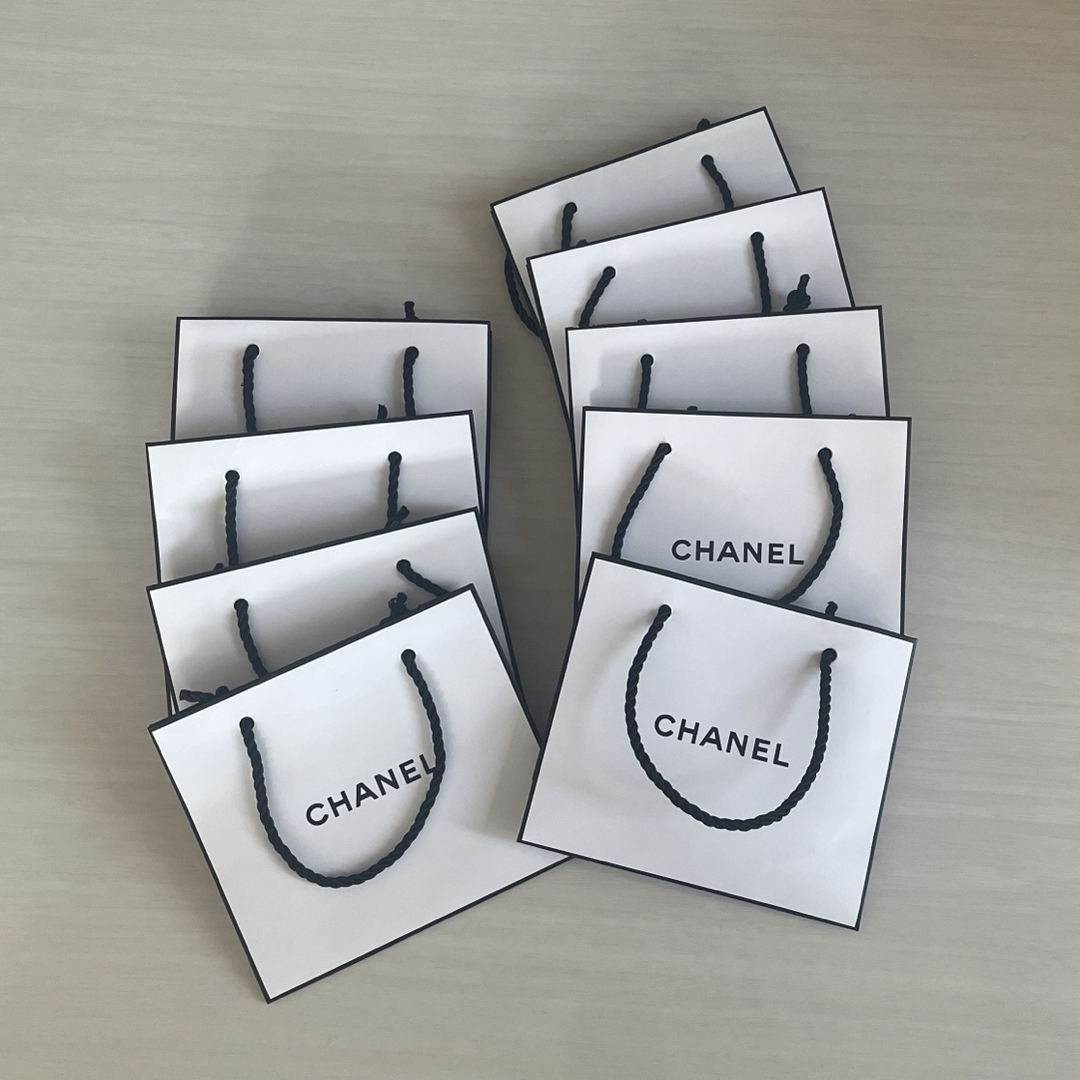 CHANEL(シャネル)のシャネル　紙袋小　9枚セット エンタメ/ホビーのコレクション(その他)の商品写真