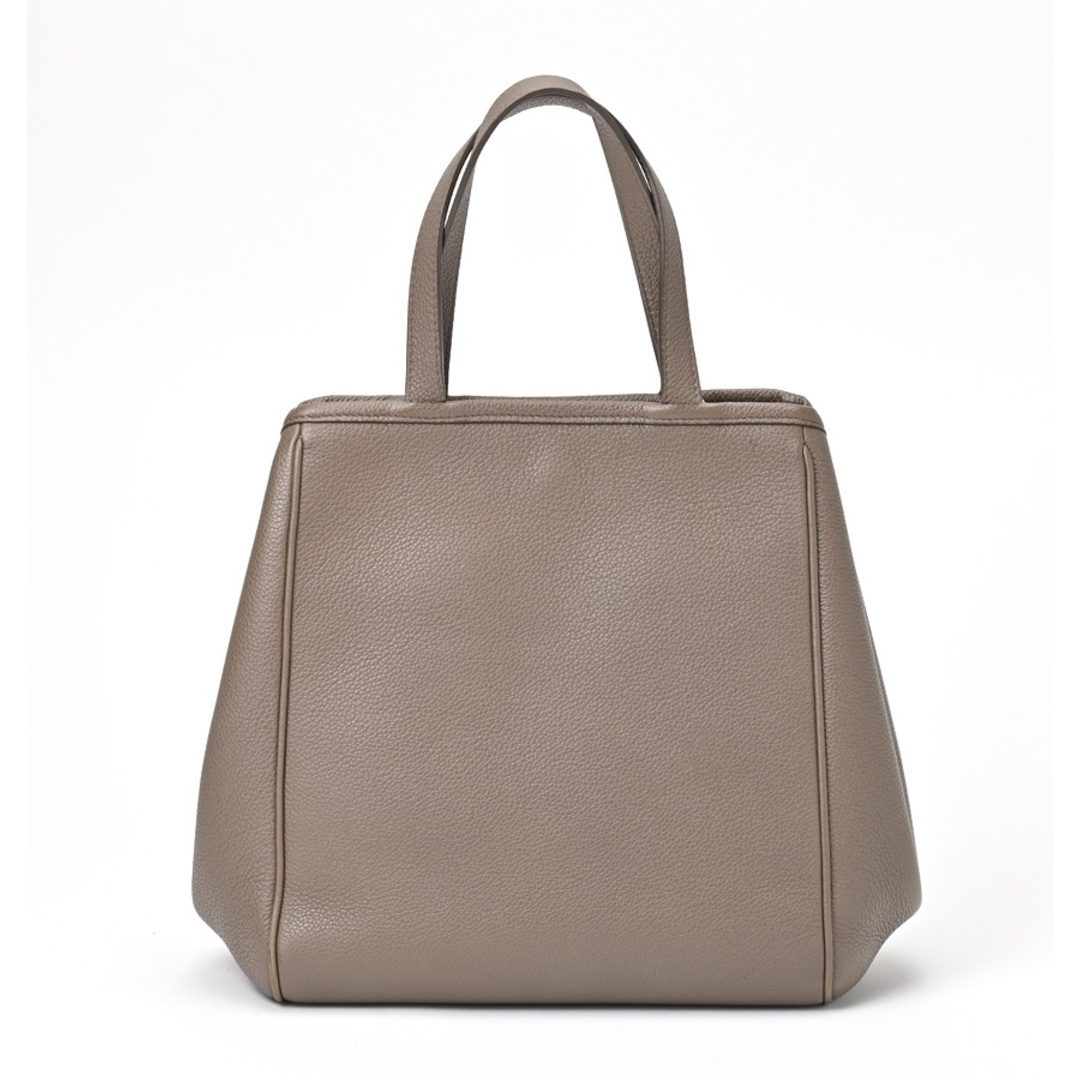 celine(セリーヌ)のセリーヌ / CELINE　スモール フォールド カバ / トートバッグ　19407　グレインドカーフスキン　グレージュ系　【中古】 商品番号 E-155535 レディースのバッグ(トートバッグ)の商品写真