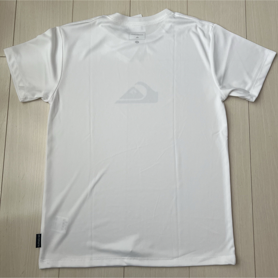 QUIKSILVER(クイックシルバー)の【新品】【クイックシルバー】キッズ Tシャツ ラッシュガード 水着 半袖 白 キッズ/ベビー/マタニティのキッズ服男の子用(90cm~)(Tシャツ/カットソー)の商品写真