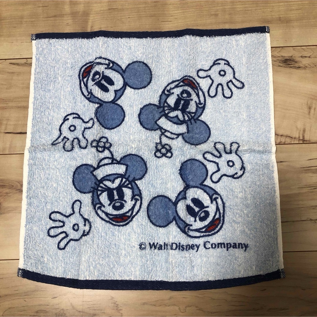 Disney(ディズニー)のデァズニー  ハンドタオル　ウォッシュタオル　約36×36.5cm インテリア/住まい/日用品の日用品/生活雑貨/旅行(タオル/バス用品)の商品写真