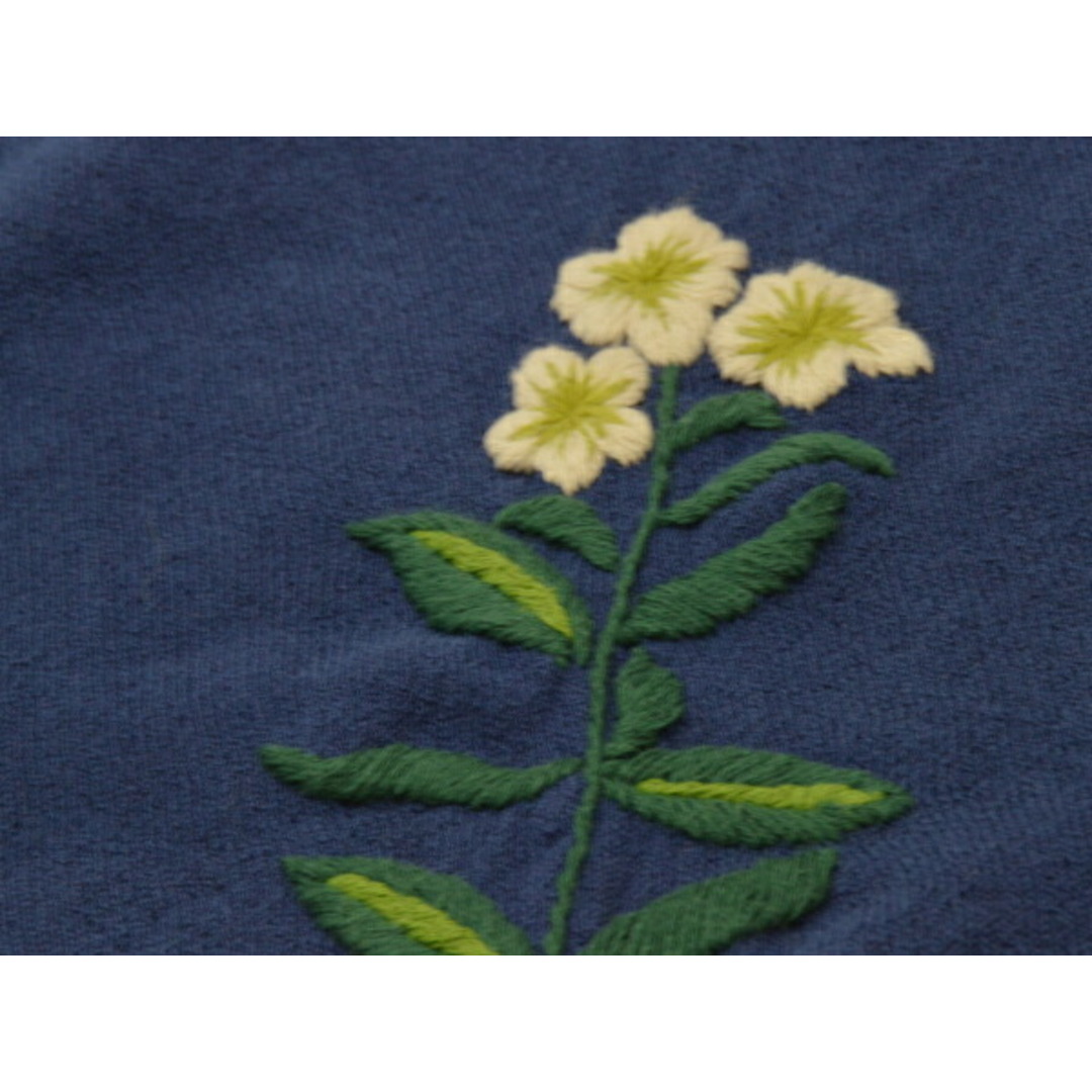 シビラ Sybilla カットソー Tシャツ 花柄 刺繍 Mサイズ ブルー レディース e_u F-S4449 レディースのトップス(Tシャツ(半袖/袖なし))の商品写真