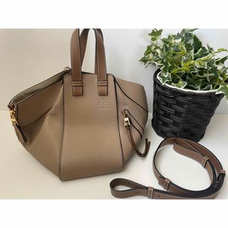 ロエベ(LOEWE)のロエベ　ハンモック　スモール　サンドミンク　ショルダーバッグ　ハンドバッグ(ショルダーバッグ)