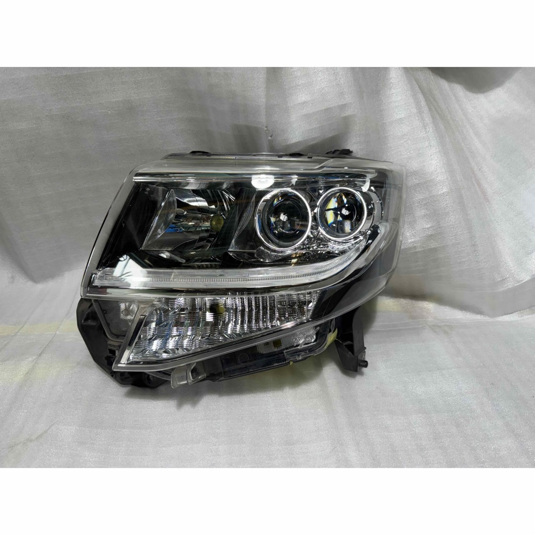 ダイハツ(ダイハツ)のタントカスタム　LA600S 後期　LED　右ヘッドライト　純正 自動車/バイクの自動車(車種別パーツ)の商品写真
