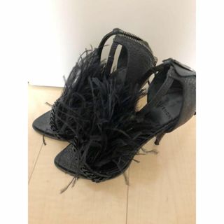 ジバンシィ(GIVENCHY)のジバンシー　パンプス　ファー　レアデザイン美品(ハイヒール/パンプス)