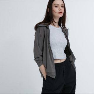 ユニクロ(UNIQLO)のエアリズムUVカットメッシュパーカ（長袖） 07 GRAY Lサイズ(パーカー)