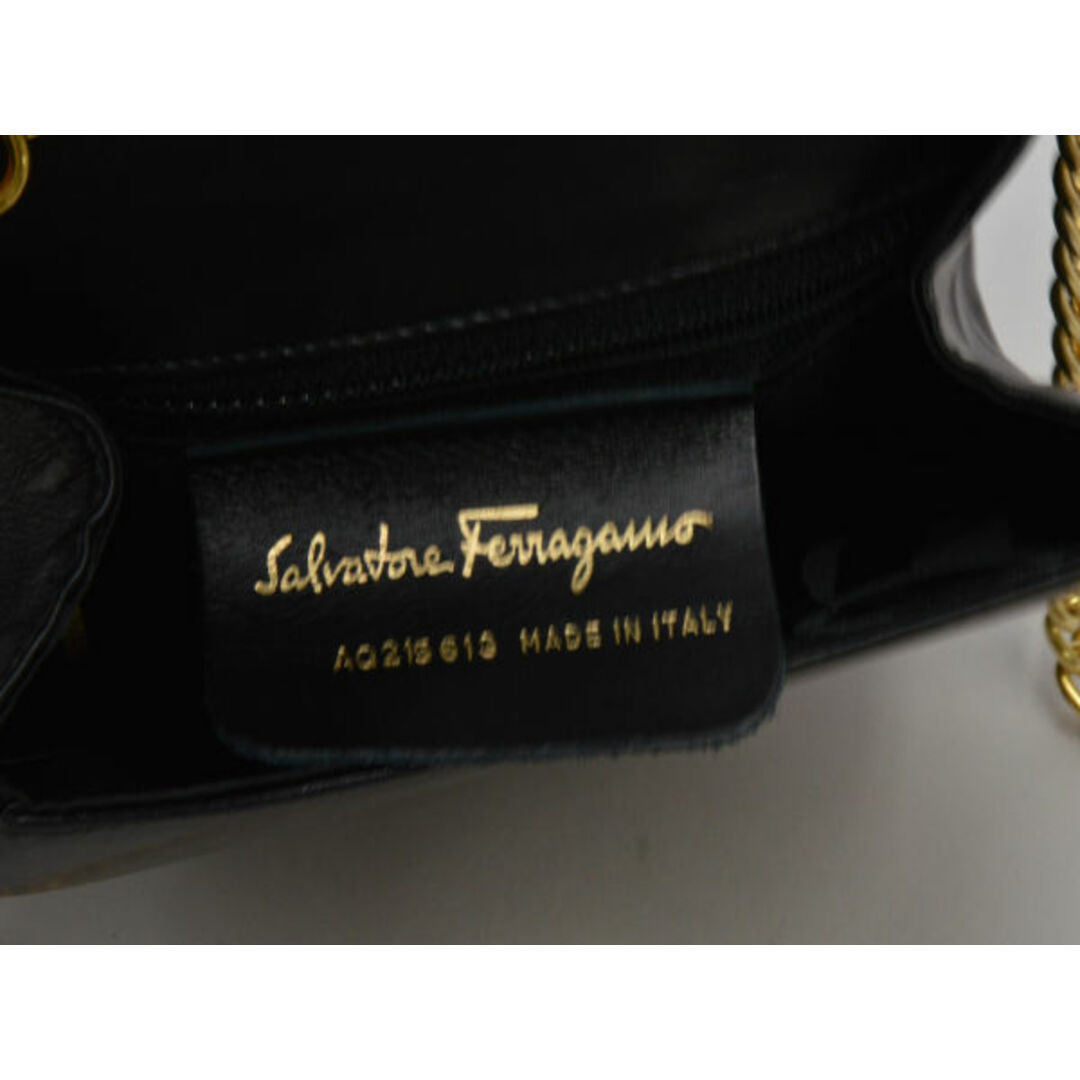 Ferragamo(フェラガモ)のフェラガモ Salvatore Ferragamo ガンチーニ チェーンショルダーバッグ/ポーチ レザー 黒 ゴールド金具 レディース su_p e_u F-YA560 レディースのバッグ(ショルダーバッグ)の商品写真