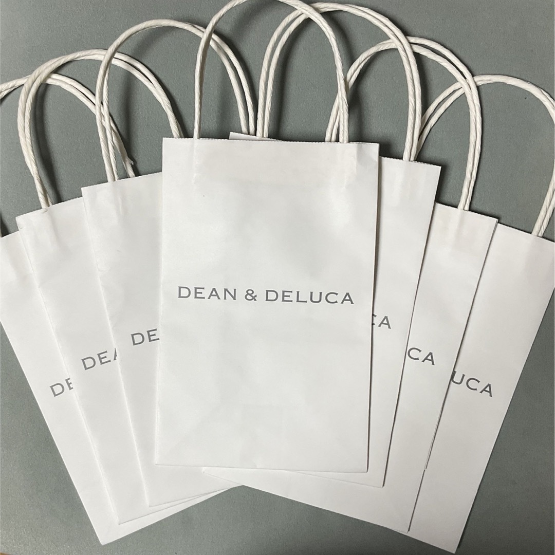 DEAN & DELUCA(ディーンアンドデルーカ)のDEAN&DELUCA 紙袋 ディーンアンドデルーカ　ショッパー  紙袋 7点 レディースのバッグ(ショップ袋)の商品写真