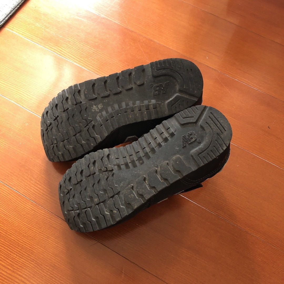 New Balance(ニューバランス)の21.5ニューバランス　スニーカー　 キッズ/ベビー/マタニティのキッズ靴/シューズ(15cm~)(スニーカー)の商品写真
