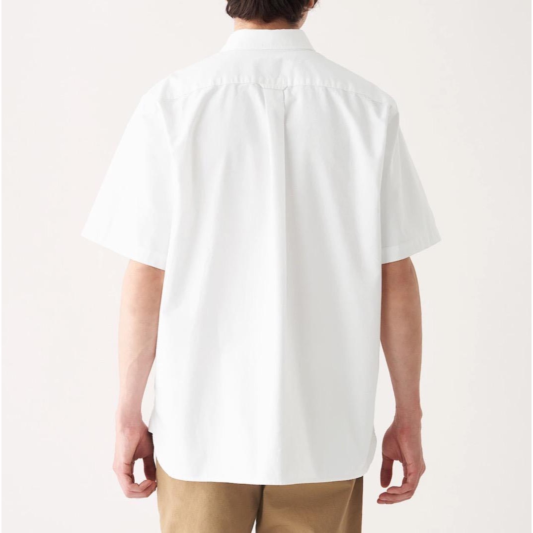MUJI (無印良品)(ムジルシリョウヒン)の無印良品 オーガニックコットン洗いざらしオックスボタンダウン半袖シャツ　白 L メンズのトップス(シャツ)の商品写真