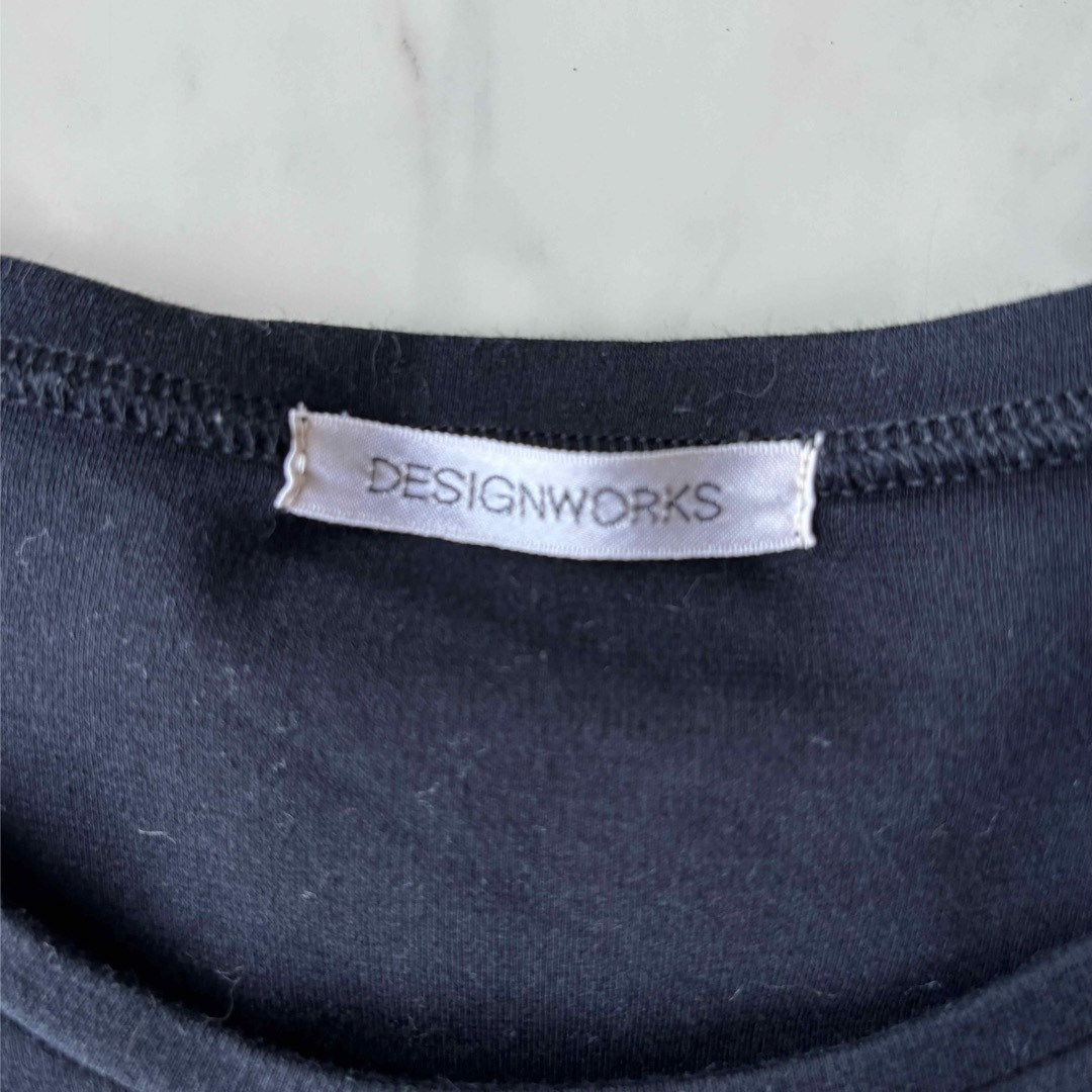 DESIGNWORKS(デザインワークス)の【美品】DESIGNWORKS デザインワークス　Tシャツ（カットソー） レディースのトップス(カットソー(半袖/袖なし))の商品写真