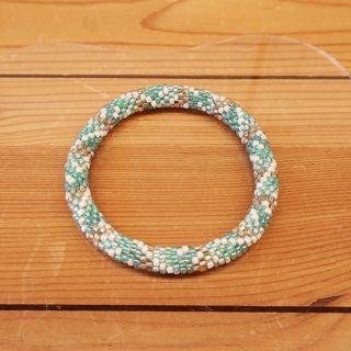 マツノグラスビーズ(MATSUNO GLASS BEADS)のLily and Laura 新品未使用 リリーアンドローラ 99(ブレスレット/バングル)