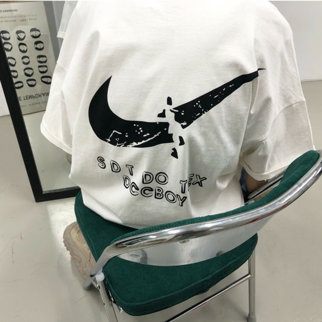 ストリート バックプリント Tシャツ オーバーサイズ 韓国 メンズ レディース メンズのトップス(Tシャツ/カットソー(半袖/袖なし))の商品写真