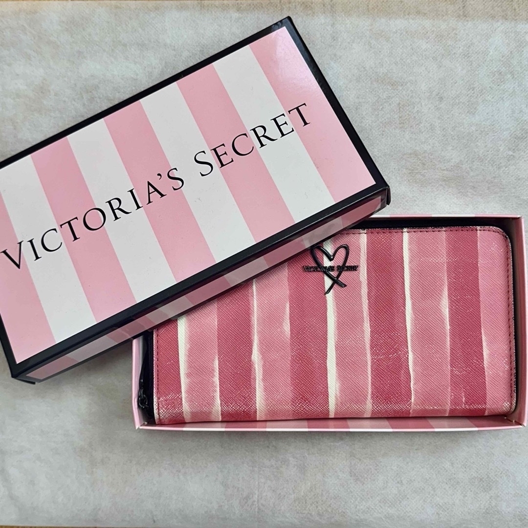 Victoria's Secret(ヴィクトリアズシークレット)のVictoria’s Secret 長財布 レディースのファッション小物(財布)の商品写真