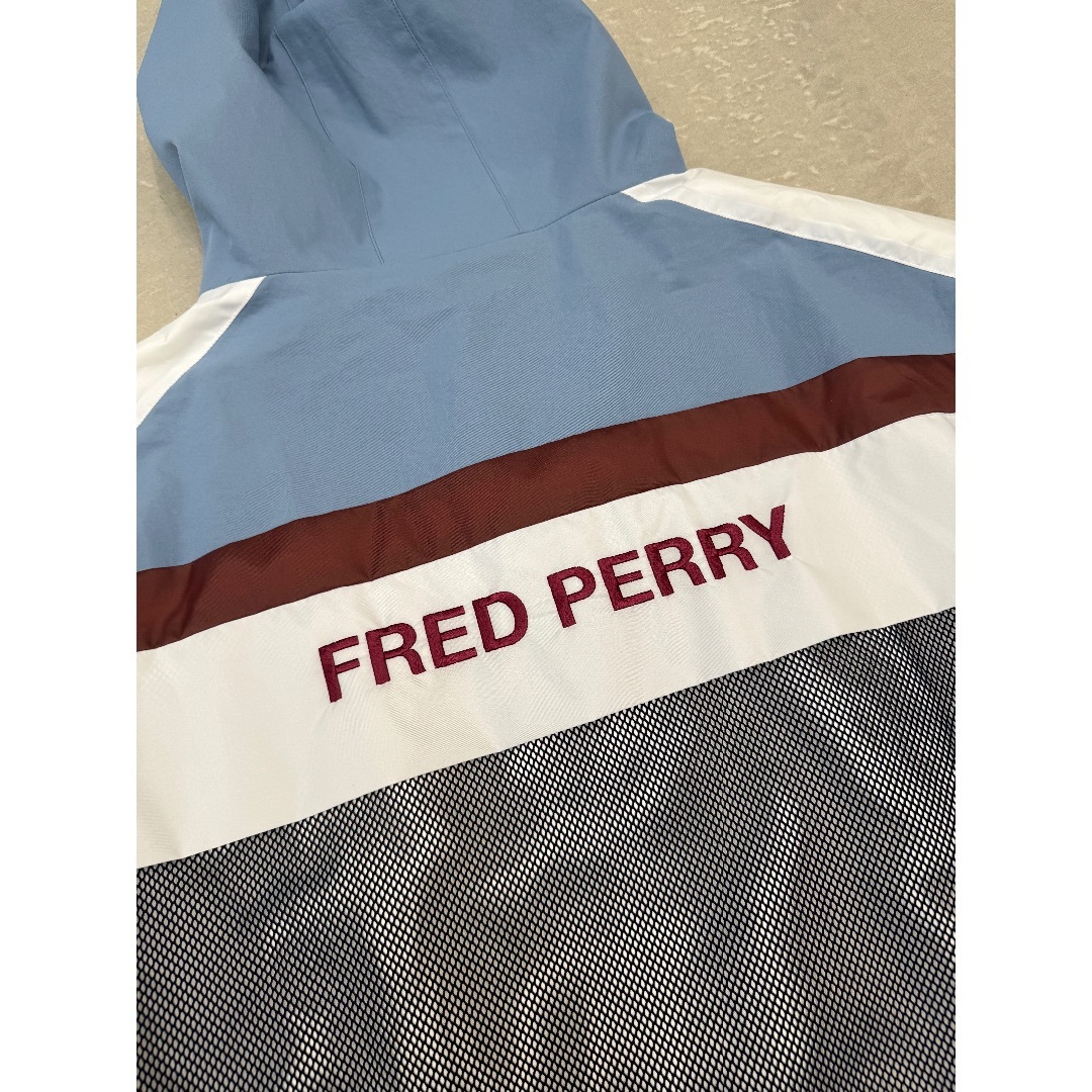 FRED PERRY(フレッドペリー)のフレッドペリー アノラックパーカー ブルー 10 FRED PERRY パーカー キッズ/ベビー/マタニティのキッズ服女の子用(90cm~)(ジャケット/上着)の商品写真