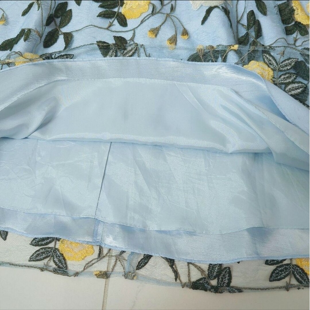 GRACE CONTINENTAL(グレースコンチネンタル)のGRACE CONTINENTAL 水色 刺繍 ワンピース 半袖 花柄 34 レディースのワンピース(ひざ丈ワンピース)の商品写真