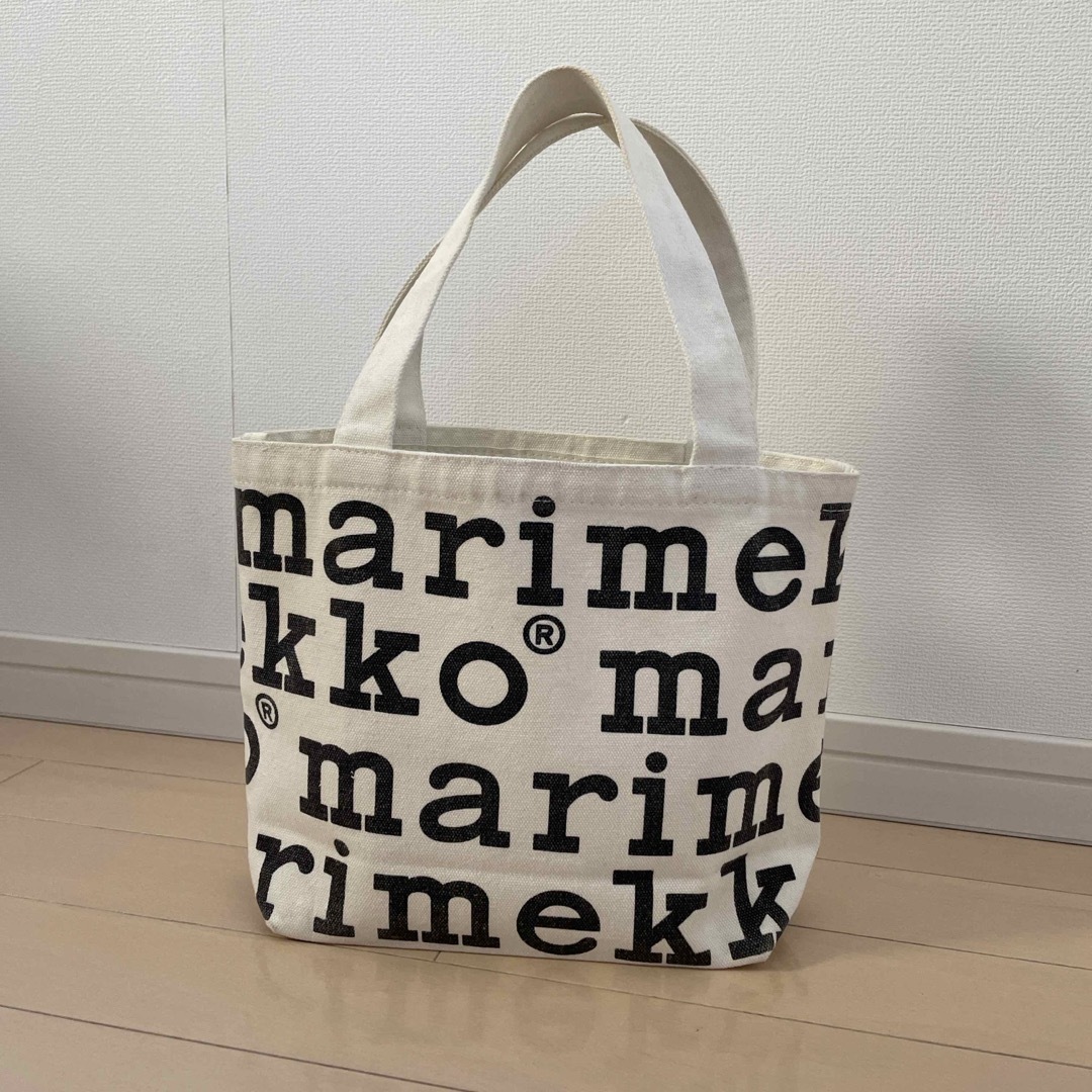 marimekko(マリメッコ)のマリメッコ　marimekko キャンパス　トートバッグ　 レディースのバッグ(トートバッグ)の商品写真