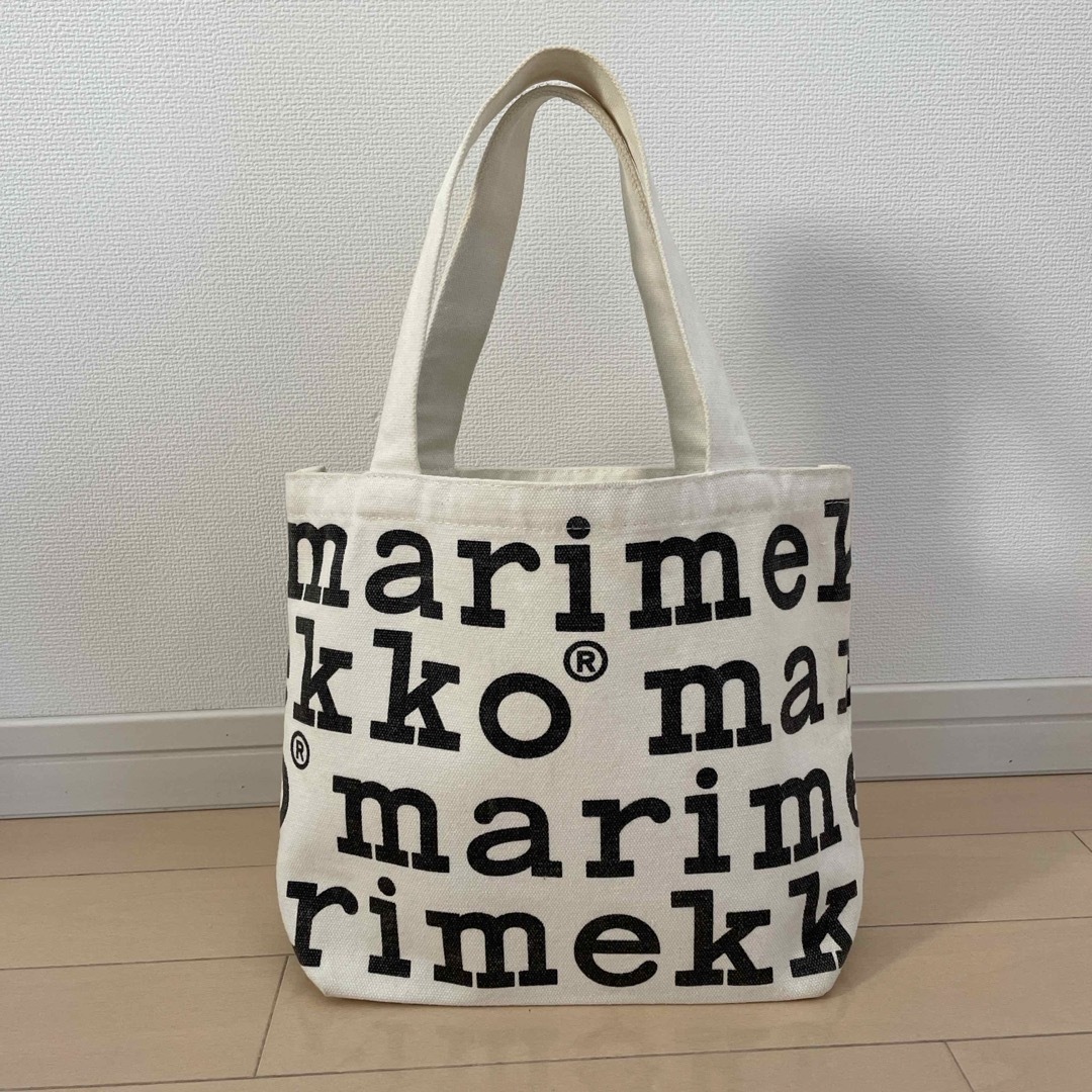 marimekko(マリメッコ)のマリメッコ　marimekko キャンパス　トートバッグ　 レディースのバッグ(トートバッグ)の商品写真