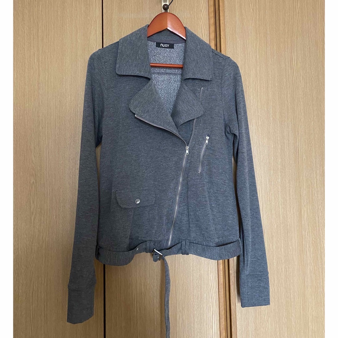 FELISSIMO(フェリシモ)のフェリシモ  ライダースジャケット　グレー レディースのジャケット/アウター(ライダースジャケット)の商品写真