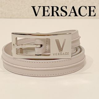 ヴェルサーチ(VERSACE)のベルト レザー ロゴバックル ホワイト系　本革ベルト　Versace (ベルト)