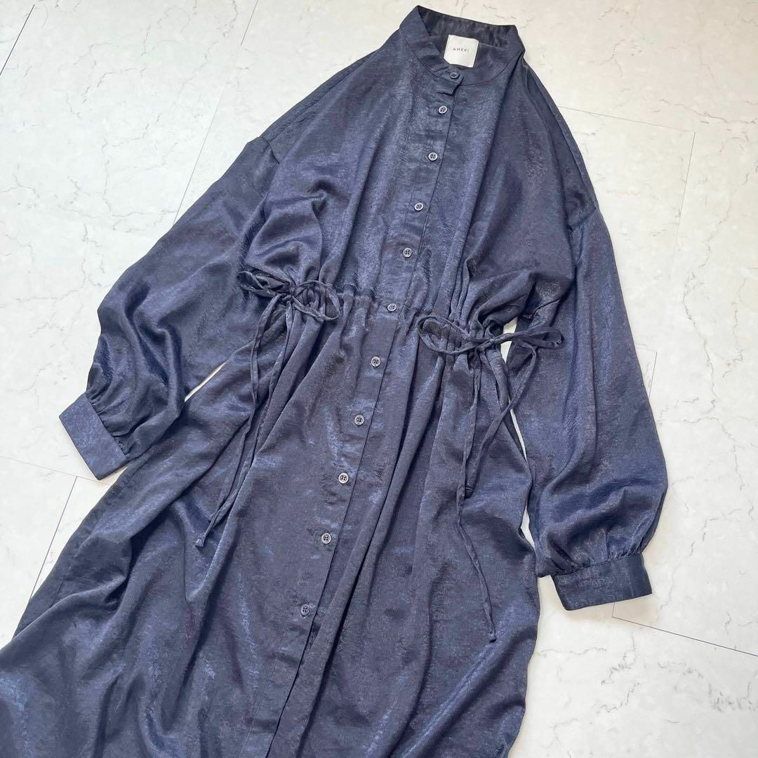 アメリ AMERI 光沢感 バンドカラー ロングシャツ ワンピース ネイビー青 レディースのワンピース(ロングワンピース/マキシワンピース)の商品写真