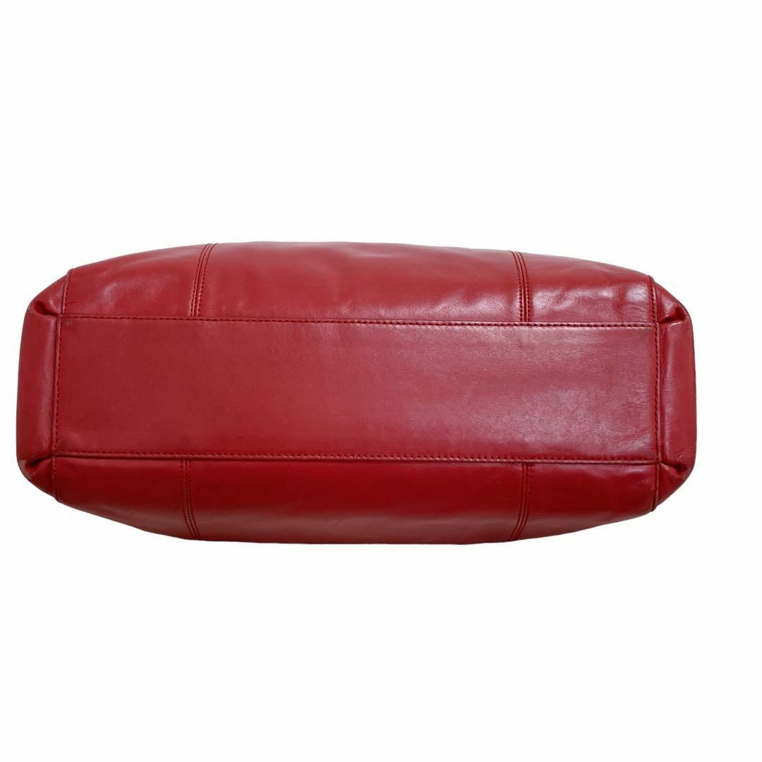 COACH(コーチ)の良品【コーチ】36680　ハンドバッグ　肩掛け　A4　仕切り　赤 レディースのバッグ(ハンドバッグ)の商品写真