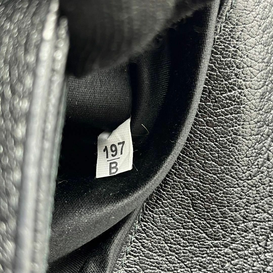 miumiu(ミュウミュウ)の【美品・Gカード付】ミュウミュウ　マドラス　ブラック　チェーンショルダーバッグ レディースのバッグ(ショルダーバッグ)の商品写真