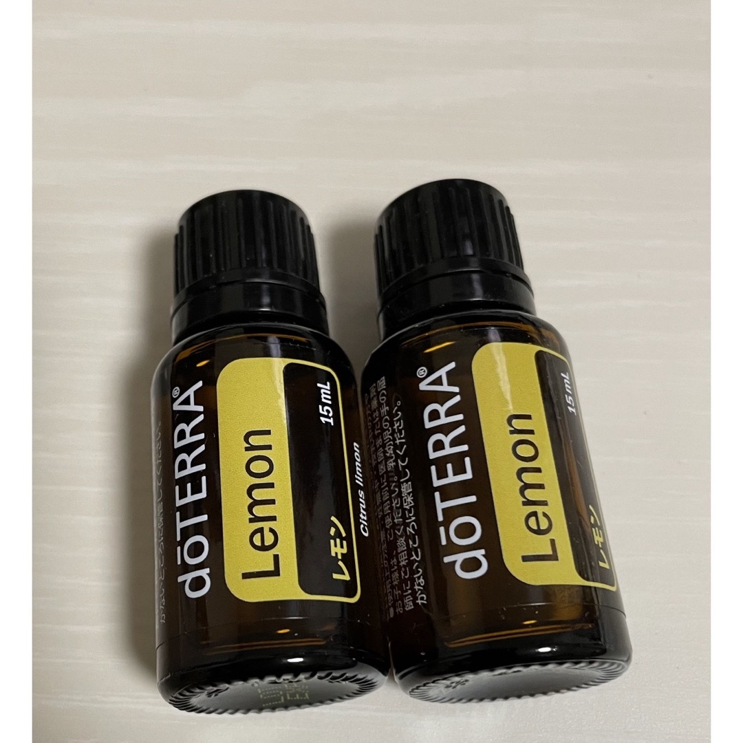 doTERRA(ドテラ)のdoTERRA ドテラ　正規品　レモン15 ml２本 コスメ/美容のリラクゼーション(エッセンシャルオイル（精油）)の商品写真