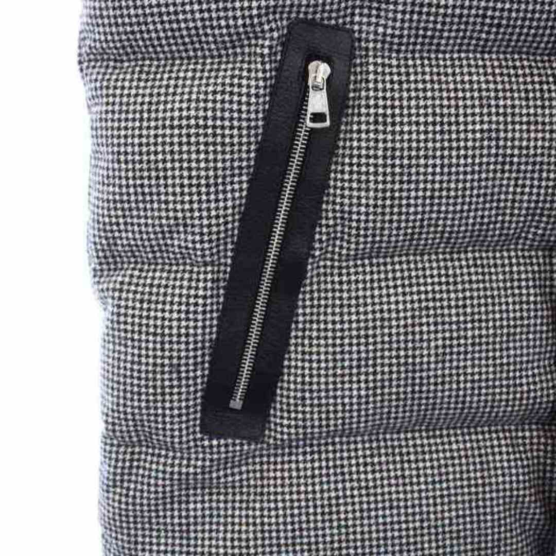 MONCLER(モンクレール)のMONCLER HERNIAIRE ダウン ベスト ウール フード 4 白 黒 メンズのジャケット/アウター(ダウンベスト)の商品写真