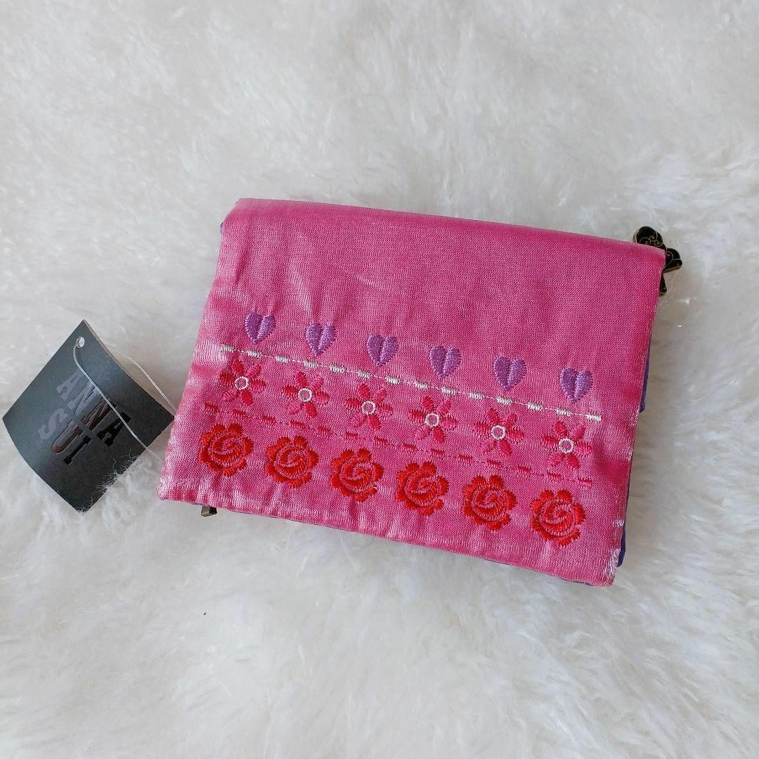 ANNA SUI(アナスイ)の【未使用品❤️】ANNASUI　ティッシュケース　ピンク　刺繍バタフライチャーム レディースのファッション小物(名刺入れ/定期入れ)の商品写真