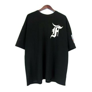 FEAR OF GOD - フィア オブ ゴッド FEAR OF GOD ■ 【 FIFTH COLLECTION MESH TEE BIG LEARGUE 】 フィフス コレクション メッシュ F ロゴ Tシャツ　s2886