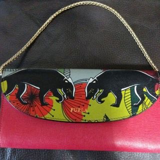 送料込☆FURLA☆美品☆長財布☆チェーン付☆アニマル