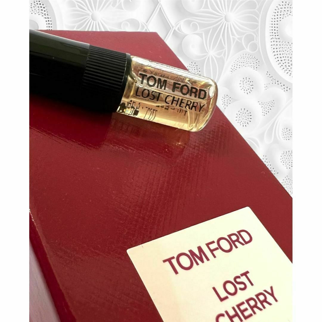 TOM FORD(トムフォード)の即購入OK　TOMFORD　トムフォード　ロストチェリー　1.5ml　香水 コスメ/美容の香水(ユニセックス)の商品写真