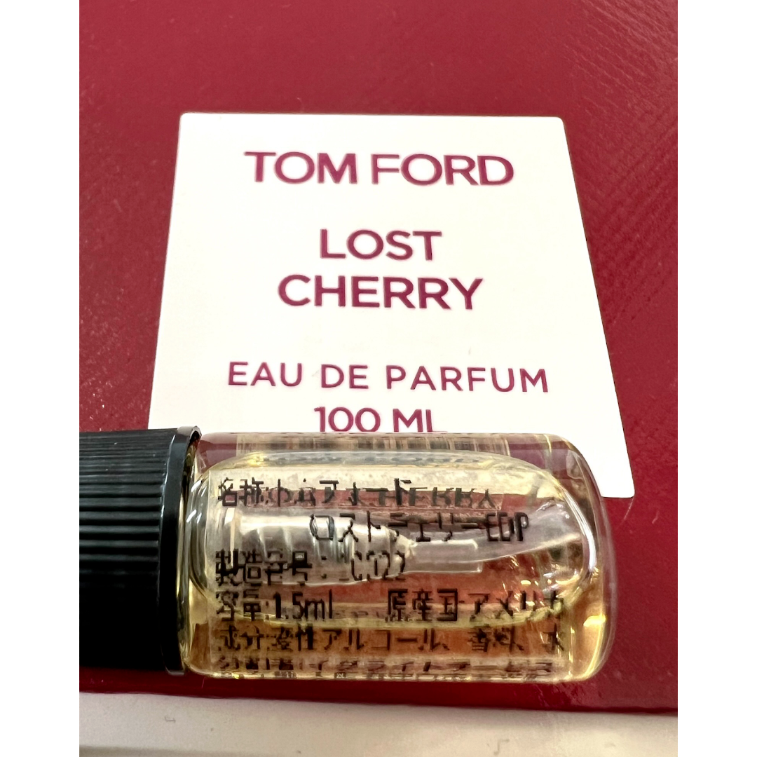 TOM FORD(トムフォード)の即購入OK　TOMFORD　トムフォード　ロストチェリー　1.5ml　香水 コスメ/美容の香水(ユニセックス)の商品写真