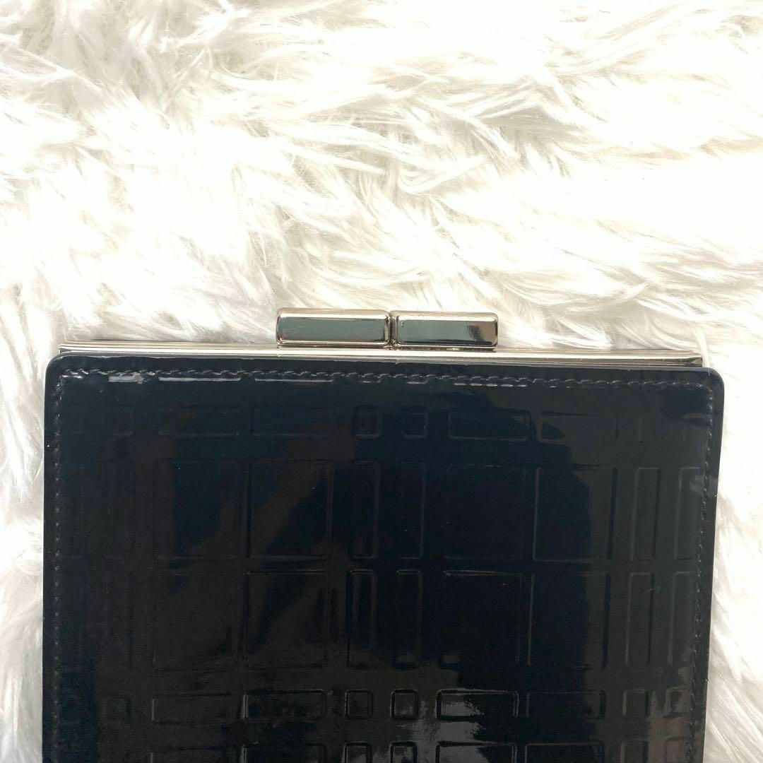 美品 バーバリー 折りたたみ財布 エナメル エンボスチェック ブラック レディースのファッション小物(財布)の商品写真