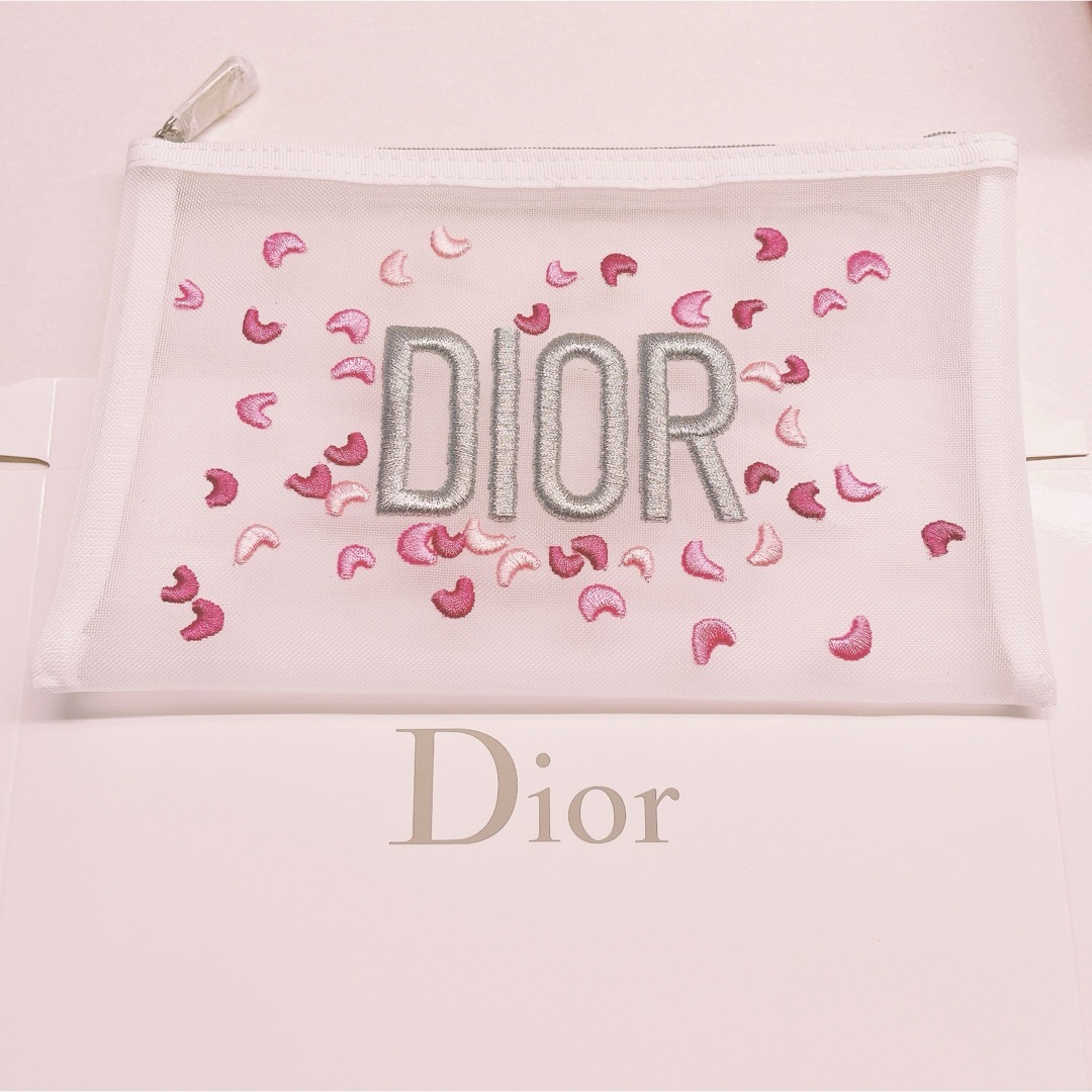 Christian Dior(クリスチャンディオール)の新品未使用♡Dior  ディオール  ノベルティ  ポーチ レディースのファッション小物(ポーチ)の商品写真