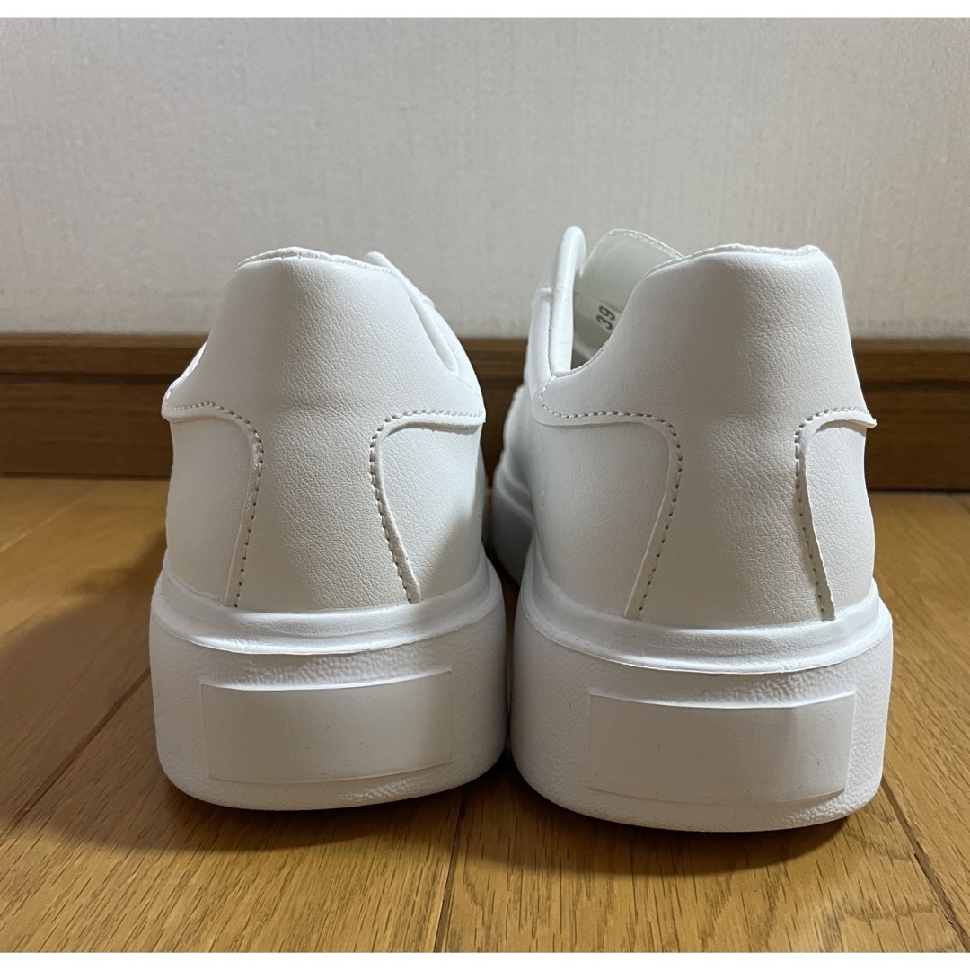 新品未使用【SHEIN】レディーススニーカー ホワイト 24.5cm レディースの靴/シューズ(スニーカー)の商品写真
