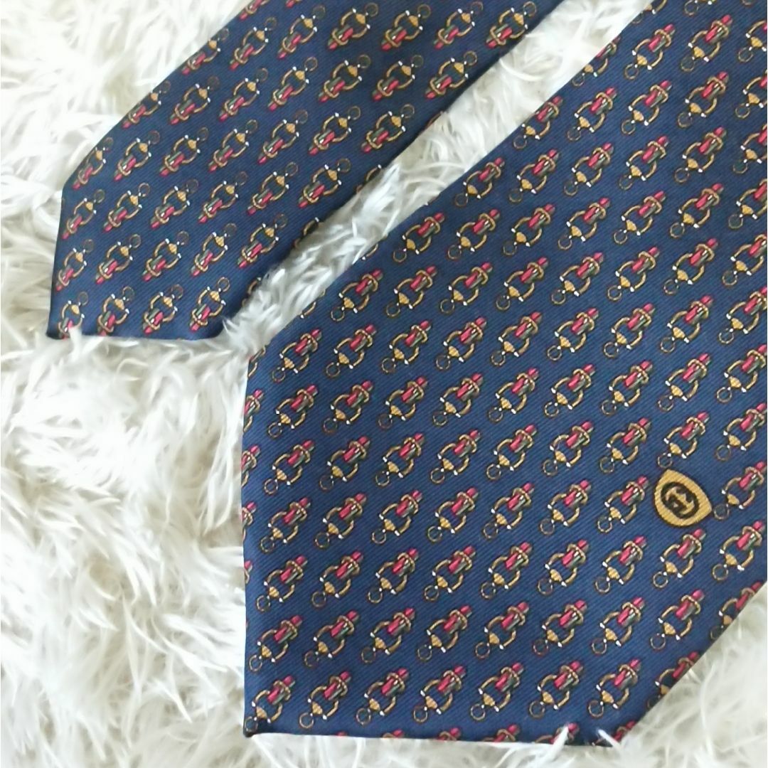 Gucci(グッチ)のグッチ　ネクタイ　ホースビット総柄　レギュラータイ　ネイビー　シルク　イタリア製 メンズのファッション小物(ネクタイ)の商品写真