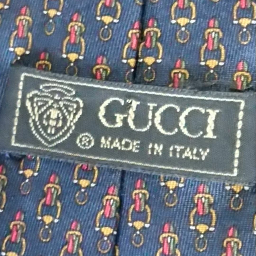 Gucci(グッチ)のグッチ　ネクタイ　ホースビット総柄　レギュラータイ　ネイビー　シルク　イタリア製 メンズのファッション小物(ネクタイ)の商品写真