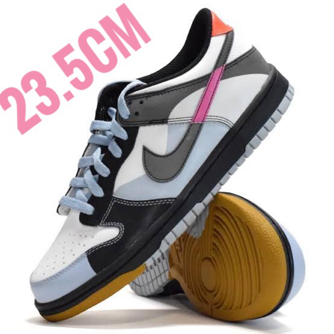 NIKE(ナイキ)の①点限定入荷◎23.5cm【新品】NIKE  GS   DUNK  LOW SE レディースの靴/シューズ(スニーカー)の商品写真