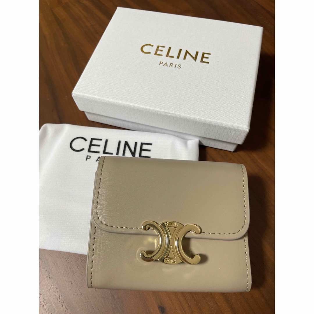 celine(セリーヌ)のセリーヌ　トリオンフ　財布　新品♪ レディースのファッション小物(財布)の商品写真