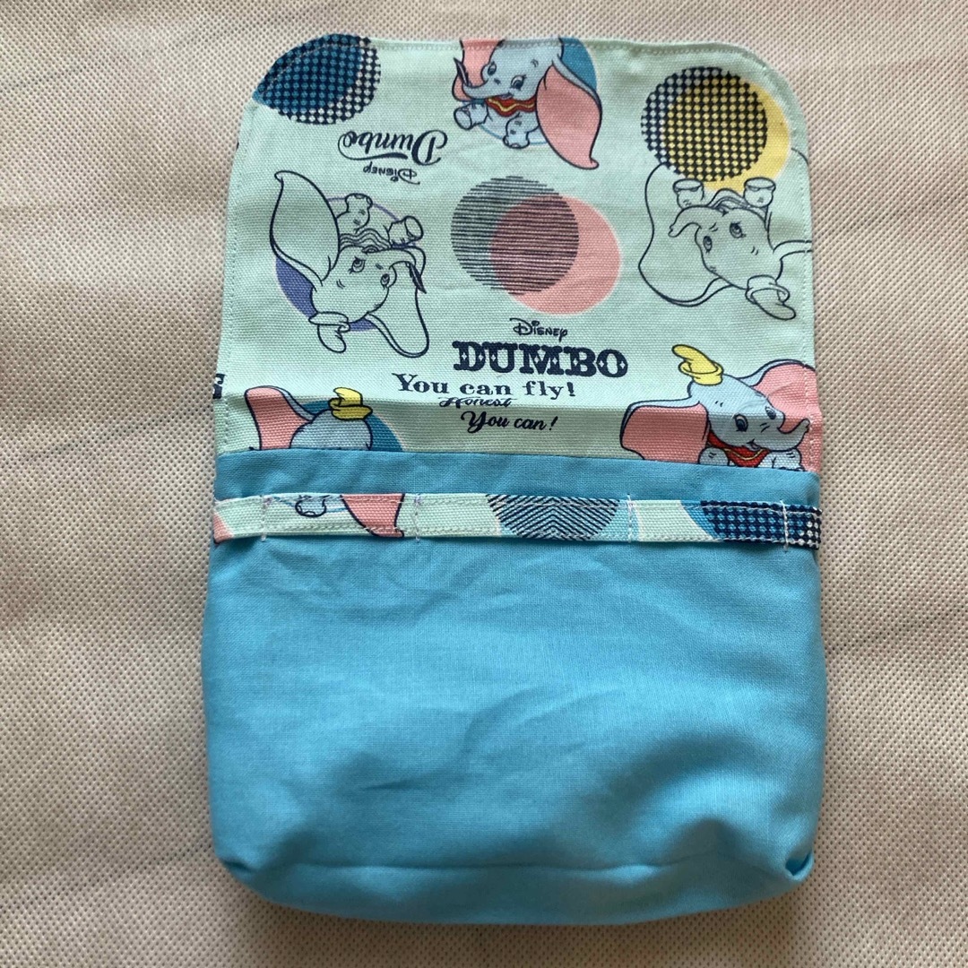 Disney(ディズニー)のダンボ 移動ポケット 水色系 ハンドメイドのキッズ/ベビー(外出用品)の商品写真
