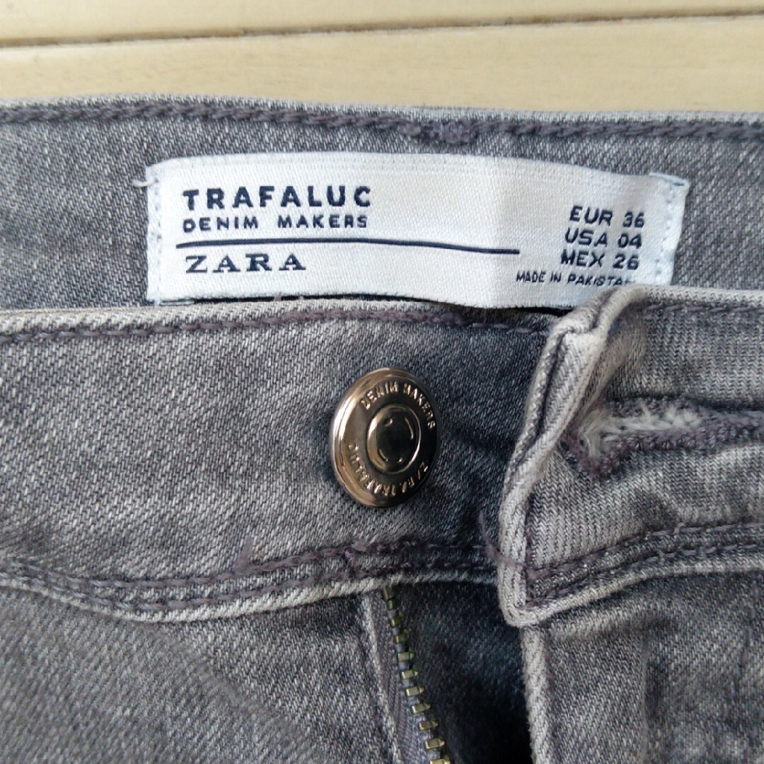 ZARA(ザラ)のザラ　デニム レディースのパンツ(デニム/ジーンズ)の商品写真
