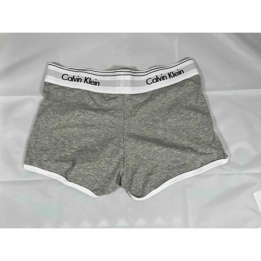 Calvin Kleinレディース　ショートパンツ グレー Sサイズ　タグなし レディースの下着/アンダーウェア(ショーツ)の商品写真
