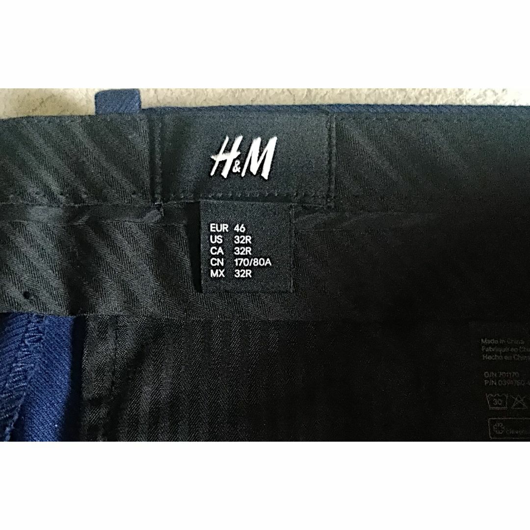 H&M(エイチアンドエム)のH&M スリムフィット ウール混テーラードツイルパンツ ネイビー美品ビジカジ メンズのパンツ(スラックス)の商品写真
