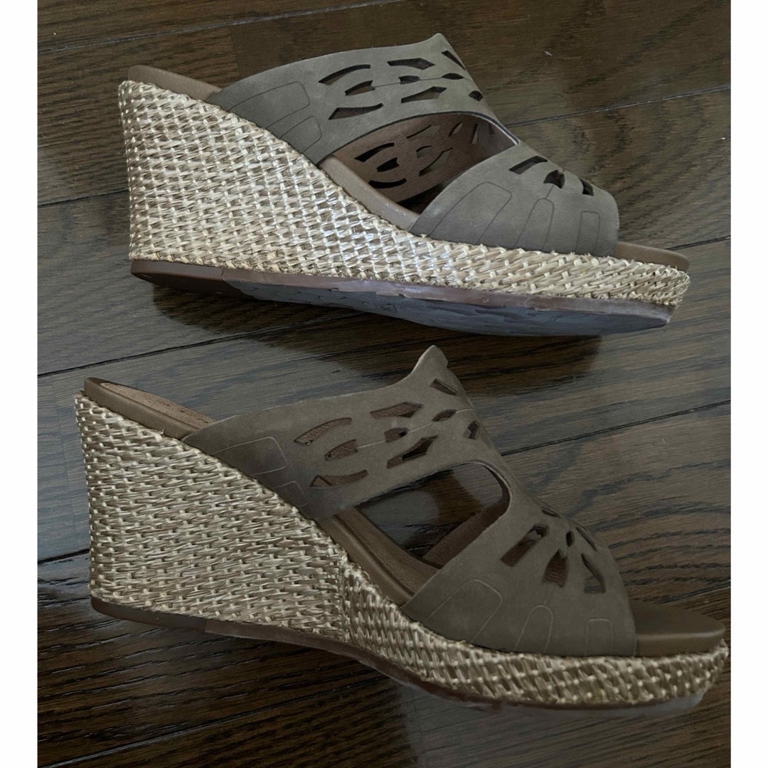 Aravon(アラヴォン)のアラヴォン　ウェッジソールサンダル24㎝ レディースの靴/シューズ(サンダル)の商品写真