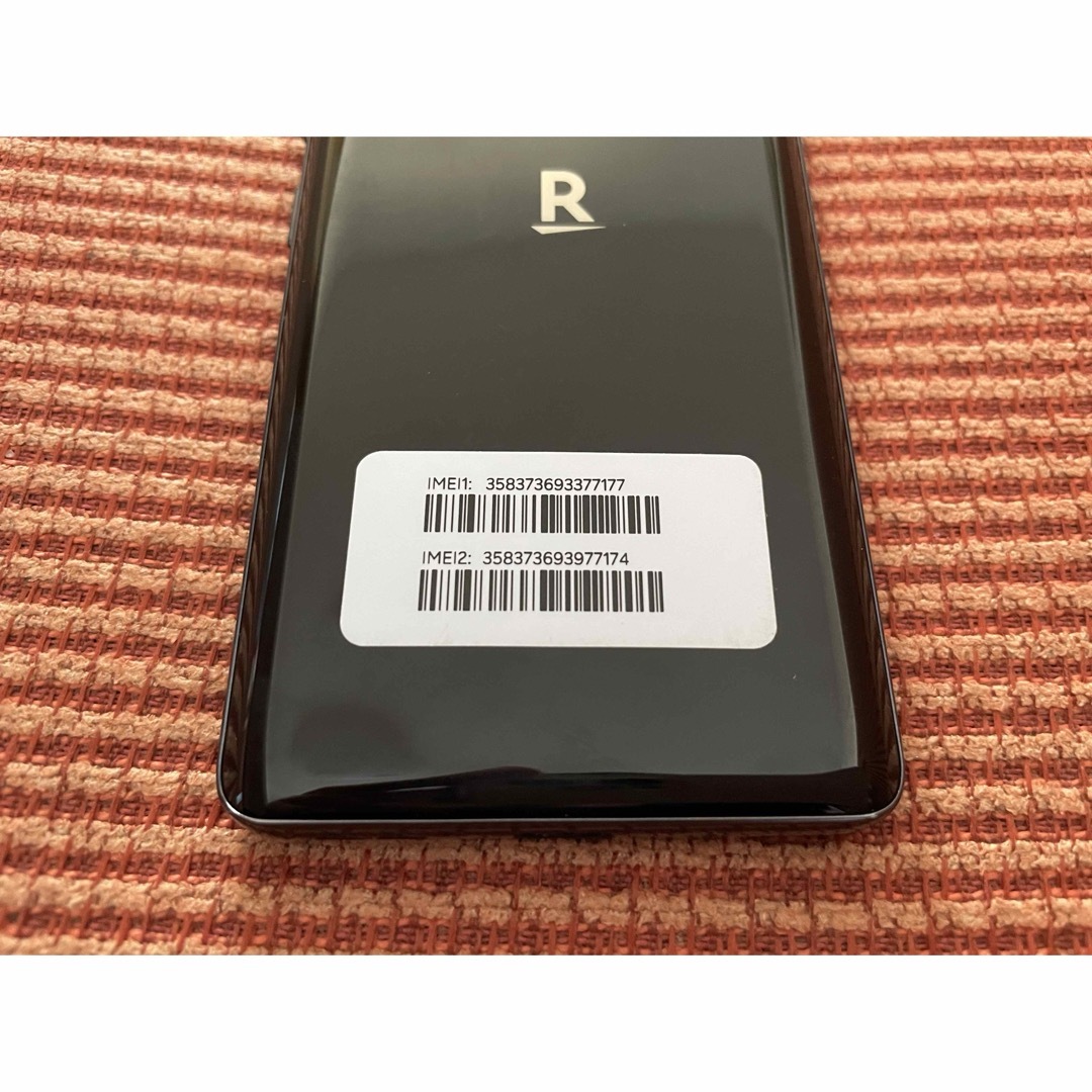 Rakuten(ラクテン)のRakuten Hand 5G BLACK ブラック P780 スマホ/家電/カメラのスマートフォン/携帯電話(スマートフォン本体)の商品写真