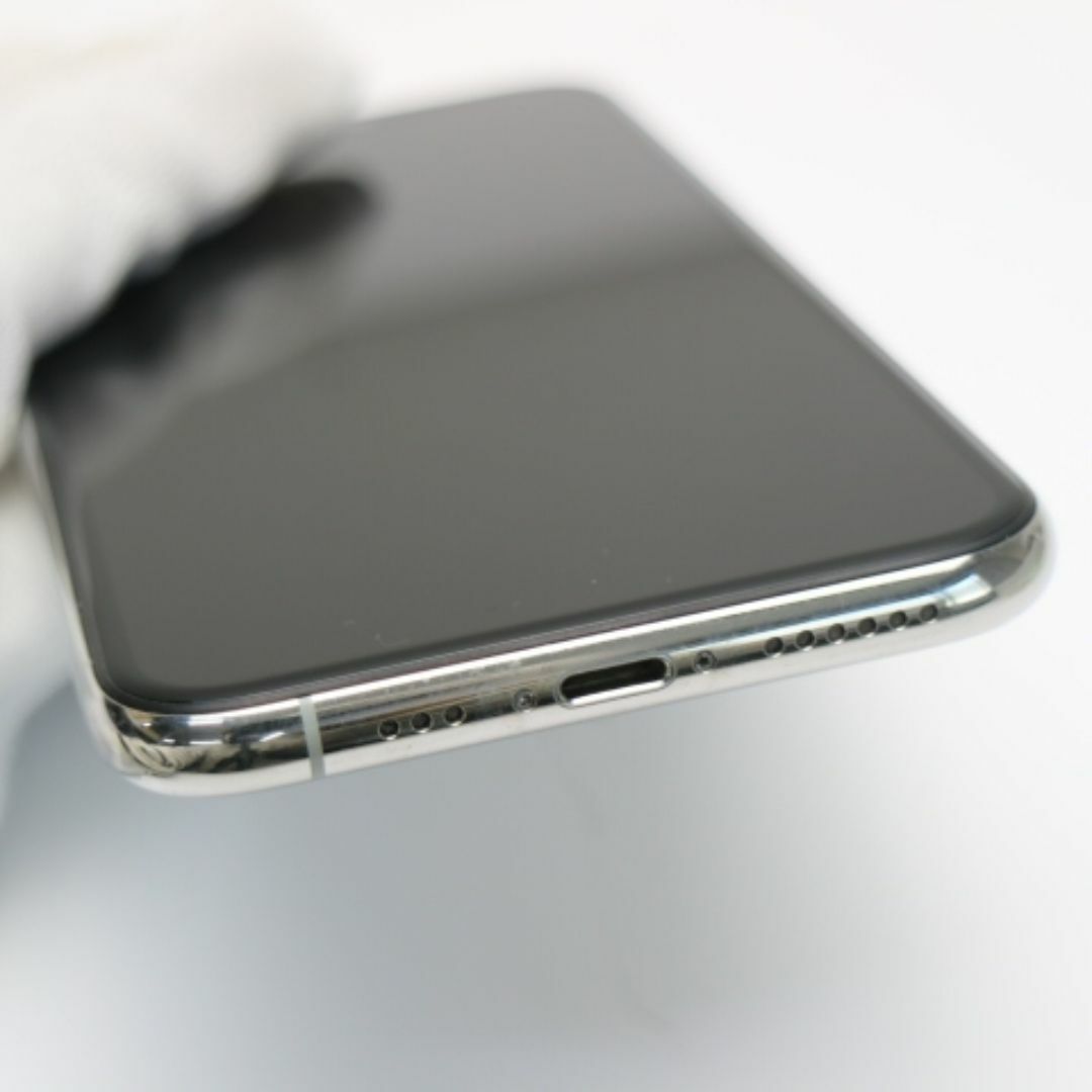 iPhone(アイフォーン)の超美品 SIMフリー iPhone 11 Pro 256GB シルバー  M888 スマホ/家電/カメラのスマートフォン/携帯電話(スマートフォン本体)の商品写真