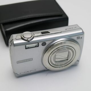 フジフイルム(富士フイルム)の超美品 FinePix F100fd シルバー  M888(コンパクトデジタルカメラ)