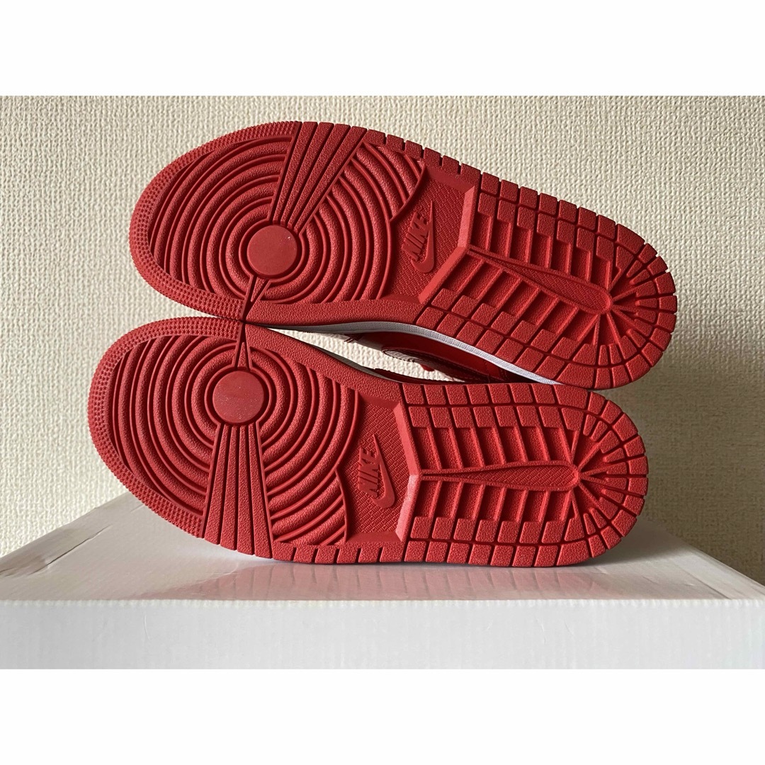 Jordan Brand（NIKE）(ジョーダン)のナイキ エアジョーダン1 ミッド SE "ポムグラネイト" 新品　23.5cm メンズの靴/シューズ(スニーカー)の商品写真